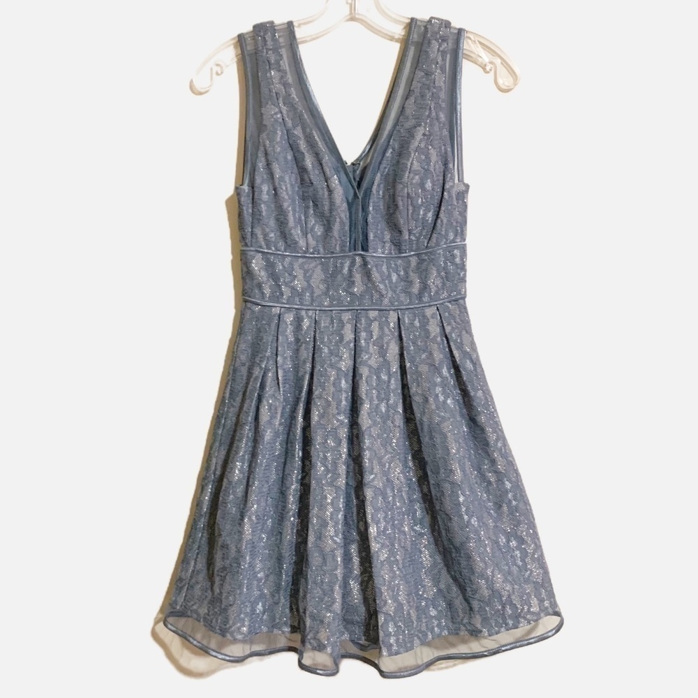 City Studio Sleeveless Lace Floral Formal Party Prom Dress. Size 1(XXS)